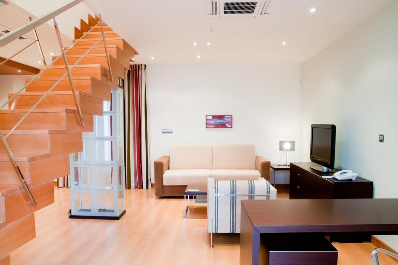 Apartamentos Maria Luisa Burgos Exterior photo
