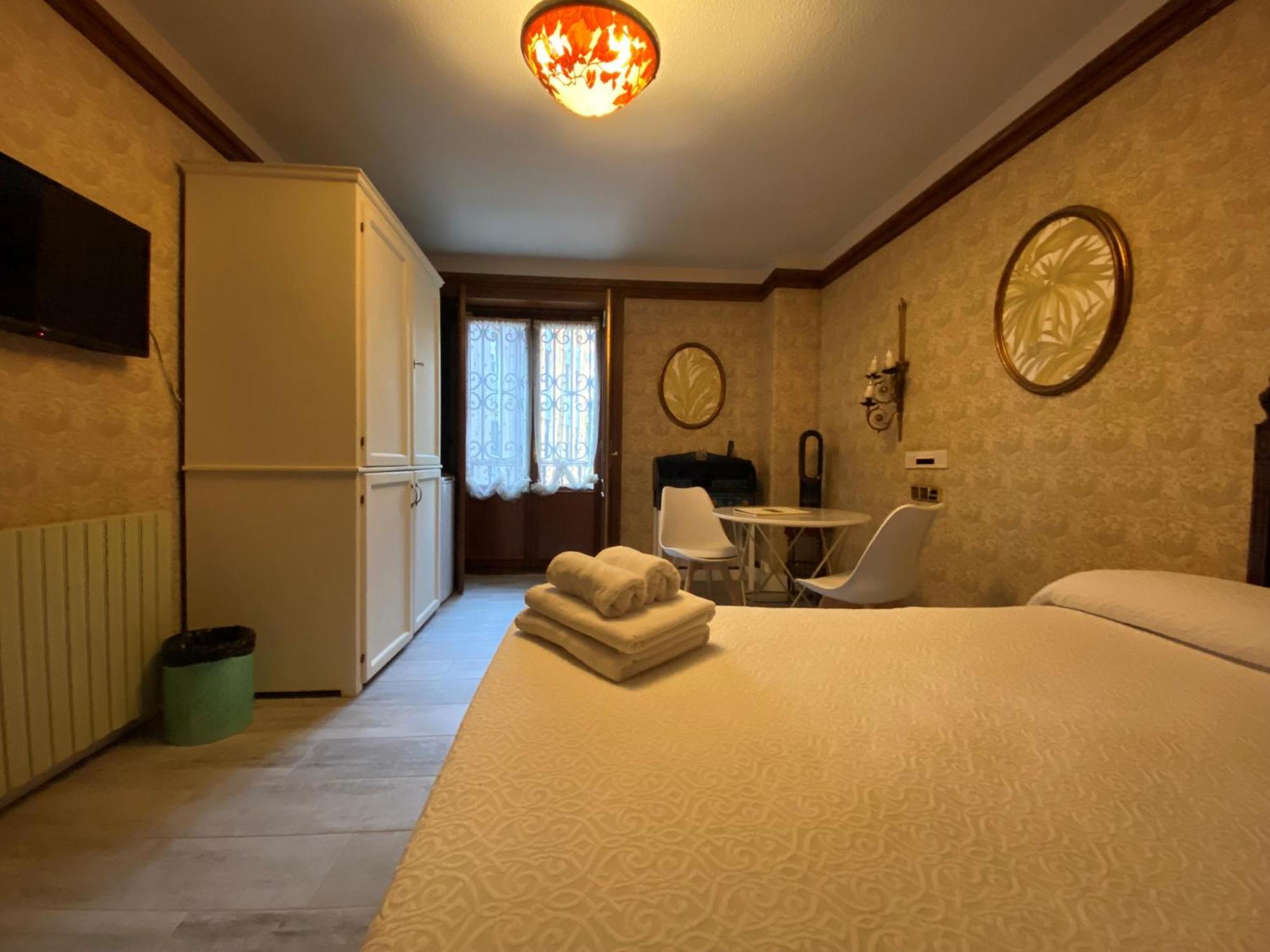 Apartamentos Maria Luisa Burgos Exterior photo
