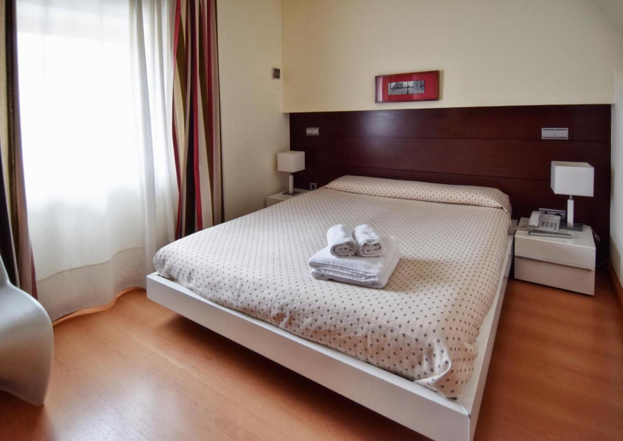 Apartamentos Maria Luisa Burgos Exterior photo
